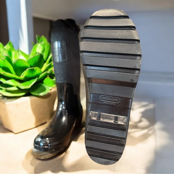 Coach New In Box Sz. 7 Pearl Monogram Signature Shiny Rubber Rain/Snow Boots NWT - Picture 7 of 14